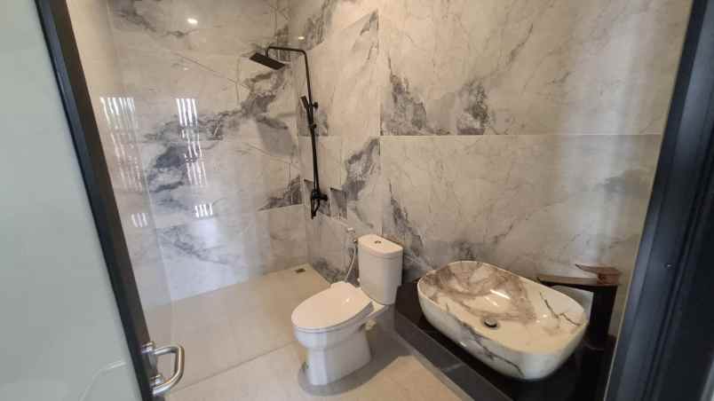 rumah mewah siap huni 15 menit ke kampus ugm jogja