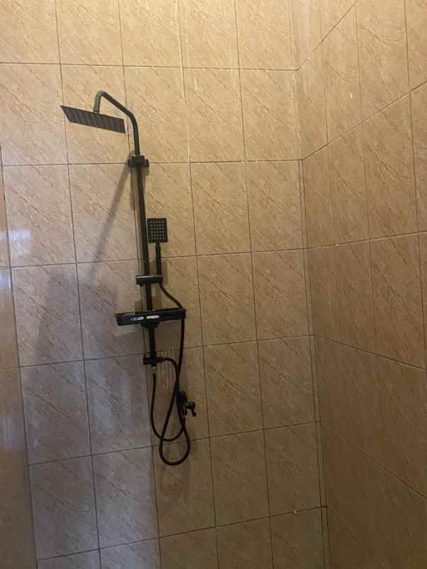 rumah minimalis harga nego di wisma asri