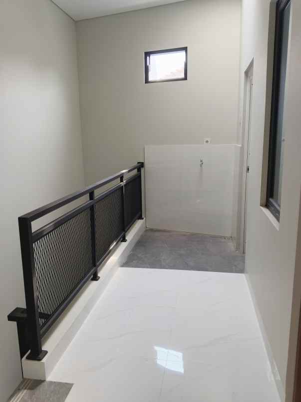 rumah minimalis siap huni jakarta timur