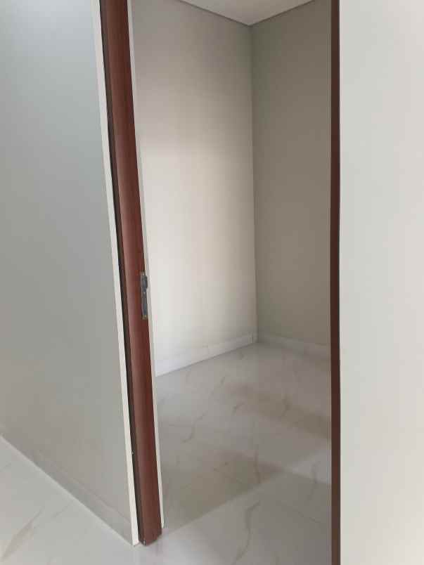 rumah minimalis siap huni jakarta timur