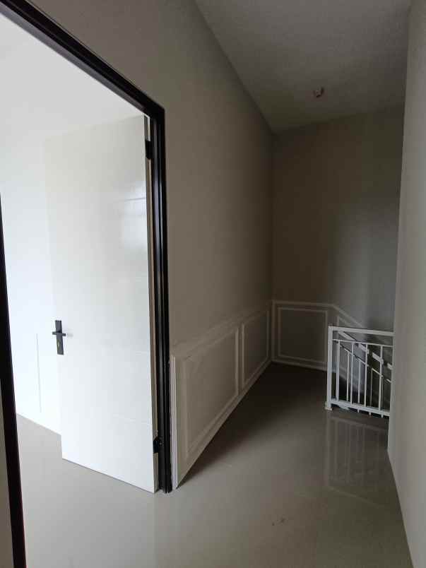 rumah modern 2 lantai timur tol sawojajar malang