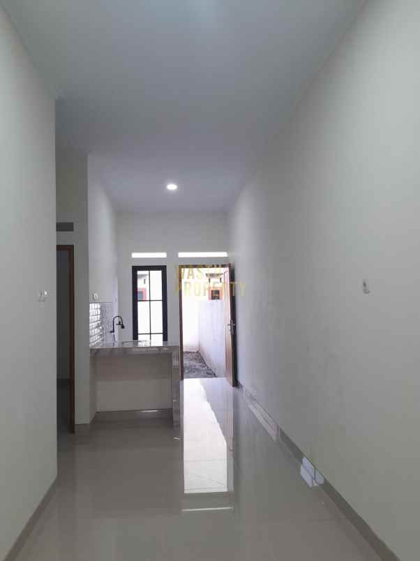 rumah modern cantik harga murah dekat kampus uii