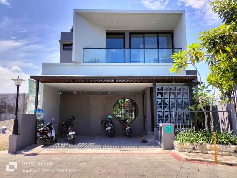 rumah modern mewah 2 lantai dekat pemda sleman