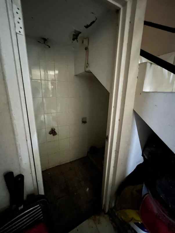 rumah second dalam cluster di jalan raya pitara depok