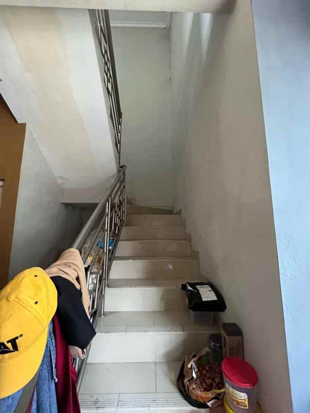 rumah second dalam cluster di jalan raya pitara depok