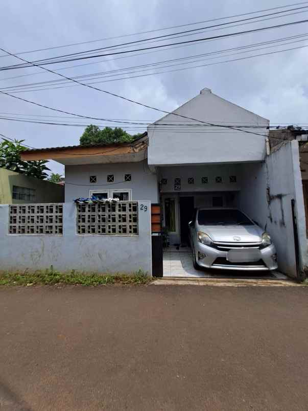 rumah second strategis di limo depok