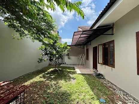 rumah second tanah luas dekat kampus ukrim kalasan