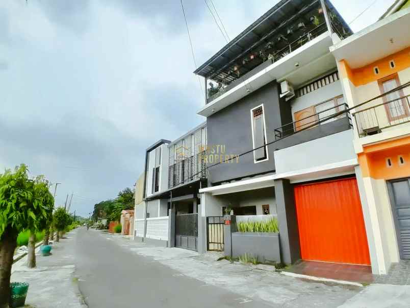 rumah second terawat hanya 2 menit dari ringroad utara