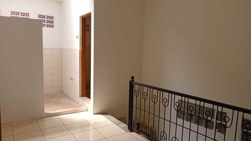 rumah sewa sayap riau untuk tinggal atau kantor