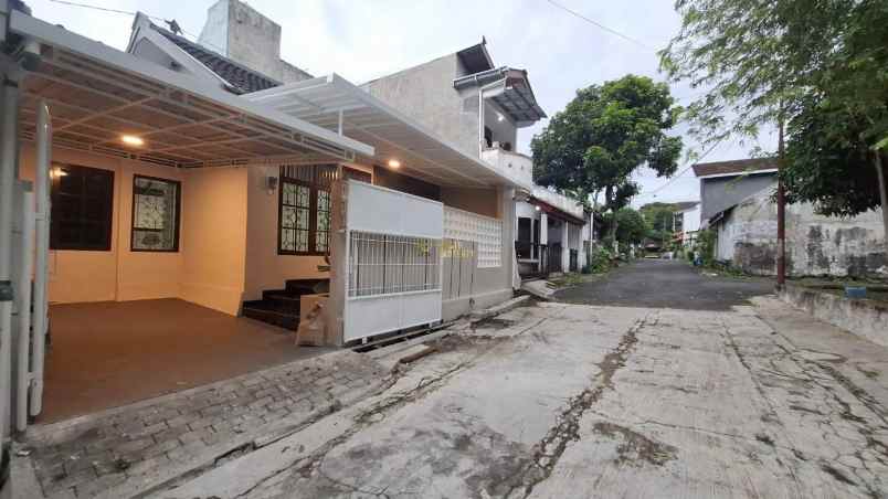 rumah siap huni dalam perumahan di dekat condong catur