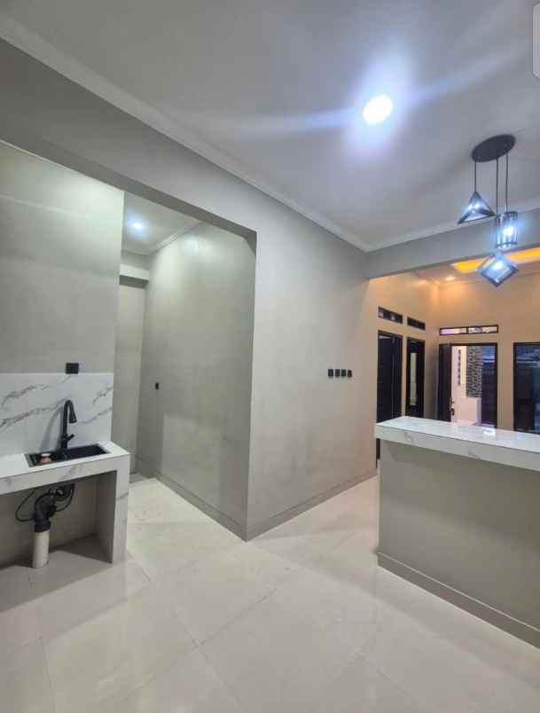 rumah siap huni depan mall