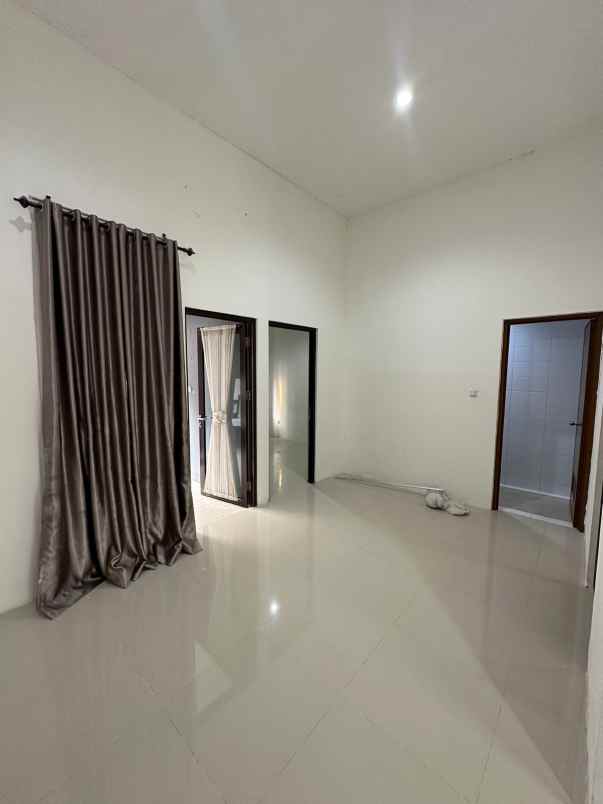 rumah siap huni di citra lake sawangan depok