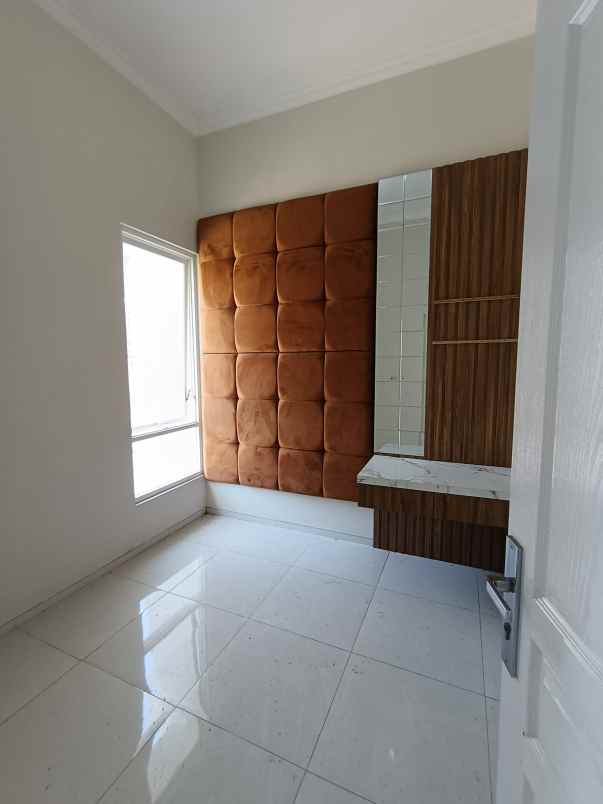 rumah siap huni lokasi 2 menit tol pakis malang