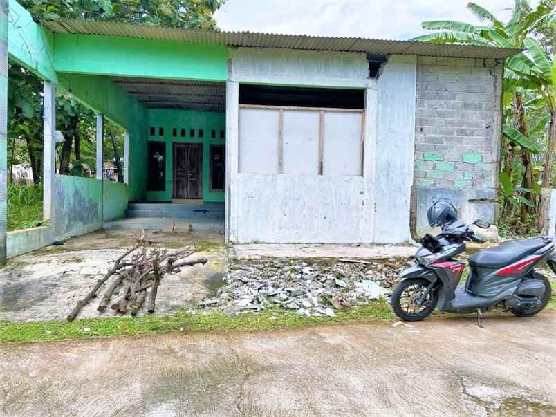 rumah strategis buka usaha kedawung sragen