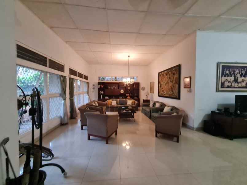 rumah tua di kebayoran baru jakarta selatan