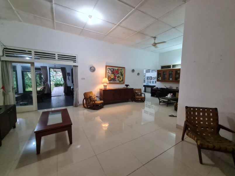 rumah tua di kebayoran baru jakarta selatan