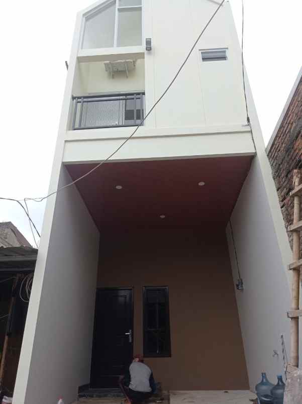 rumah type mezzanine minimalis ciracas jakarta timur