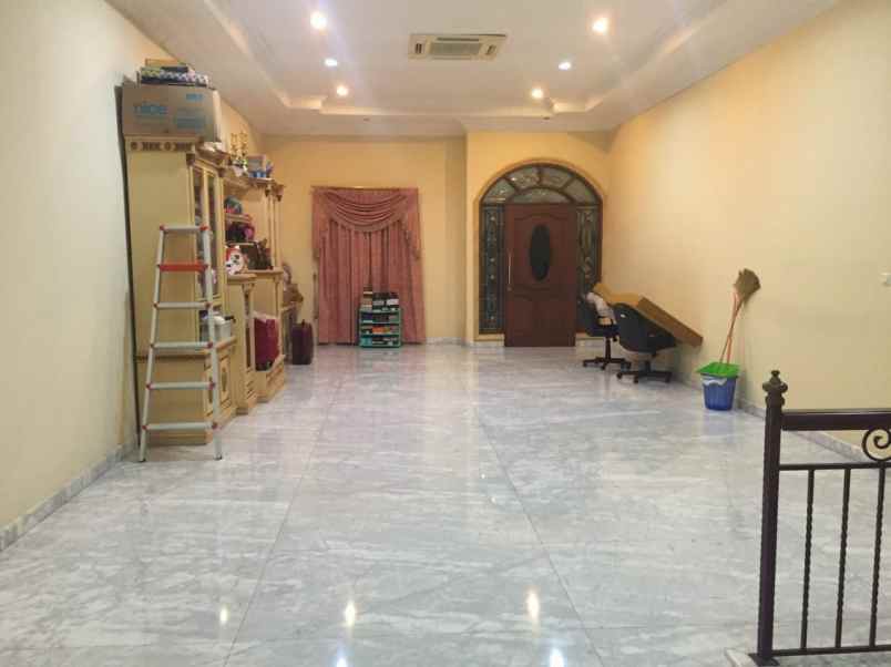 rumah villa gading indah