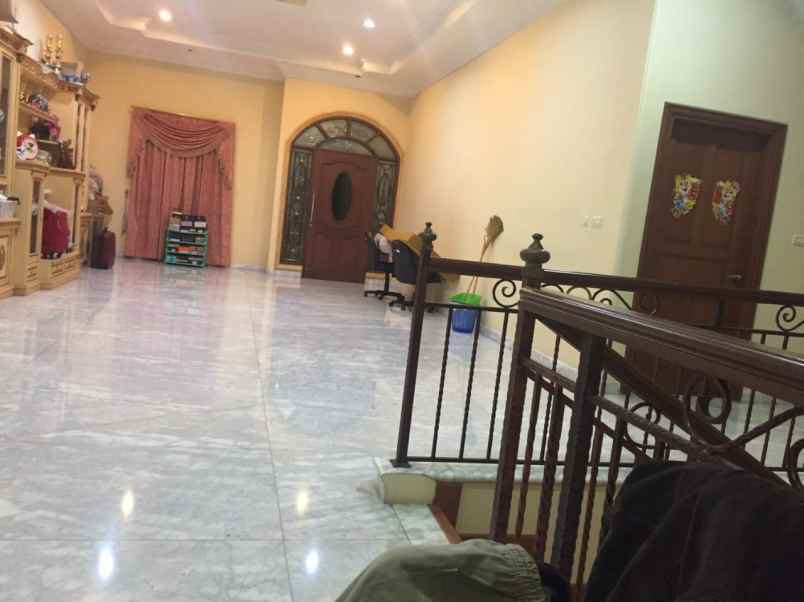 rumah villa gading indah