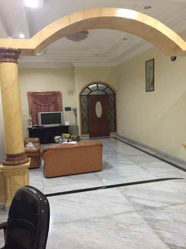 rumah villa gading indah