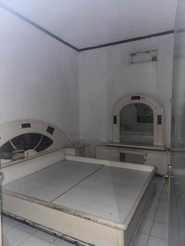 rumah wisma mukti klampis semolo barat strategis