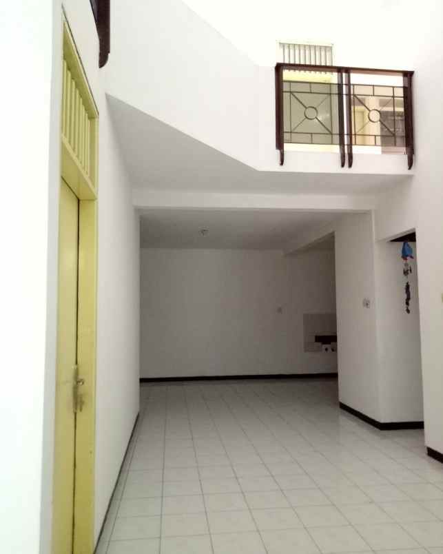 rumah wisma permai strategis siap huni carport