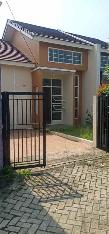 tanah jalan raya legok parung