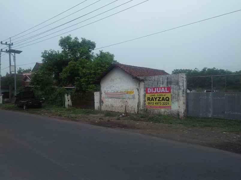 tanah tepi jalan dekat rumah