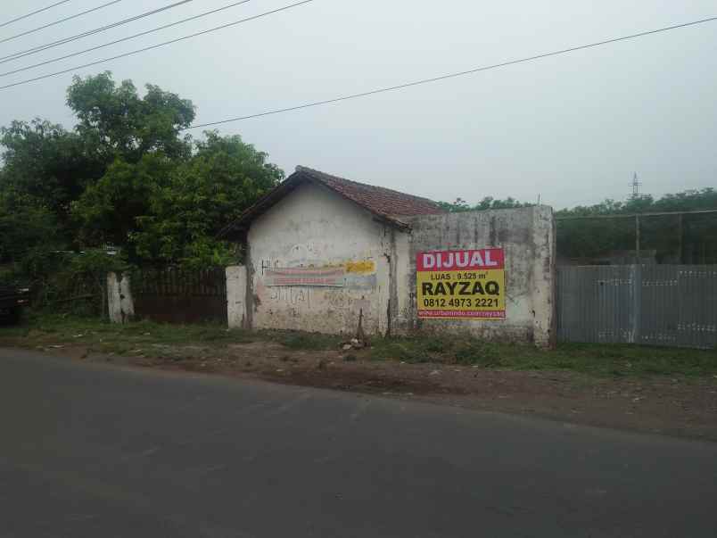 tanah tepi jalan dekat rumah