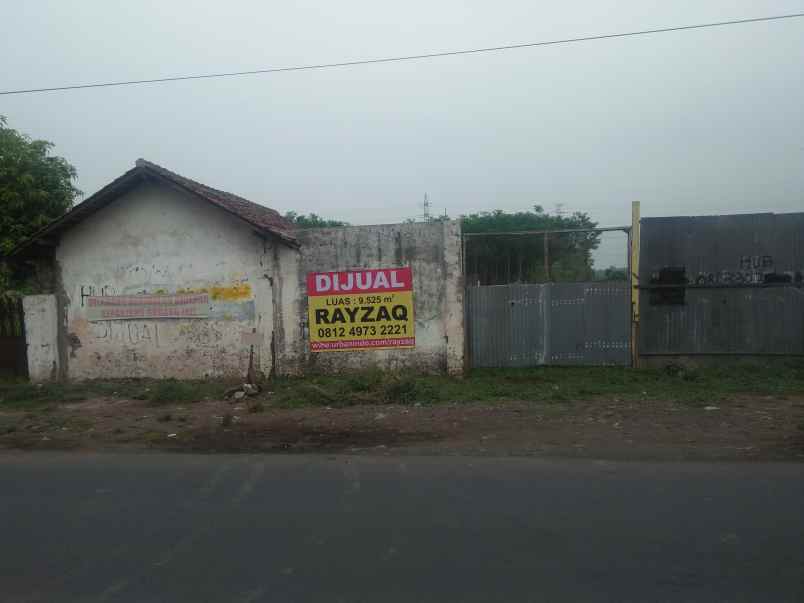 tanah tepi jalan dekat rumah