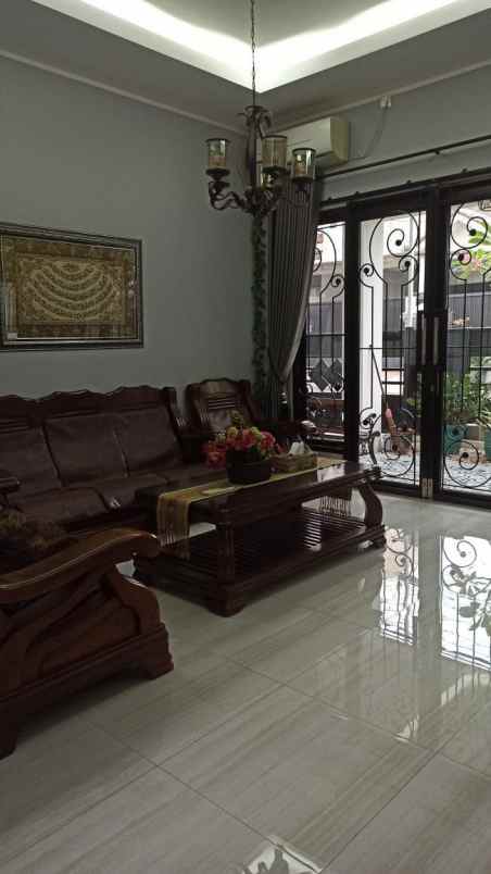 villa ciracas jakarta timur