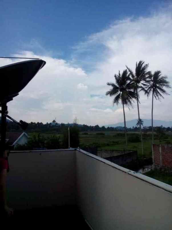 villa jl raya cipanas tarogong