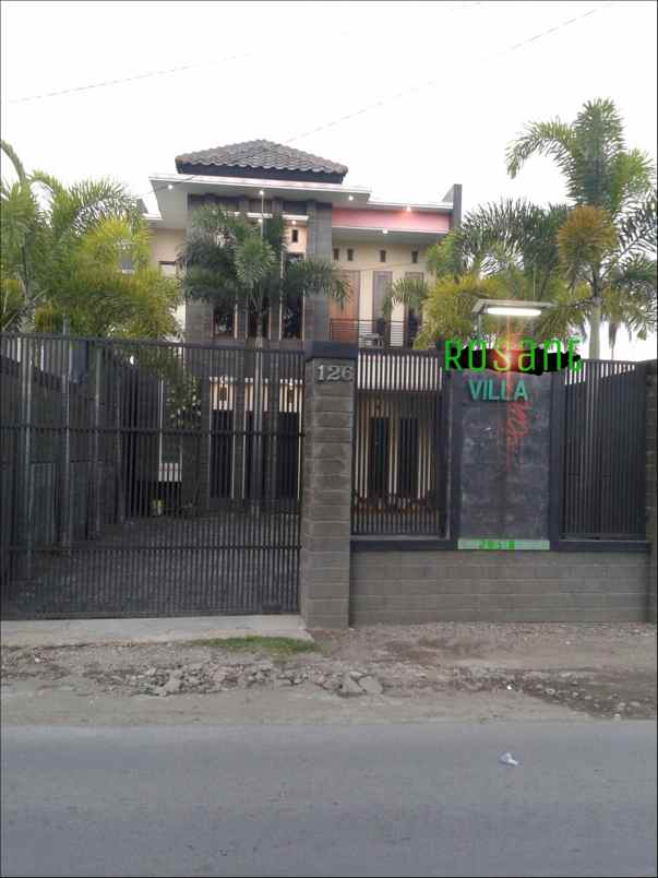 villa jl raya cipanas tarogong