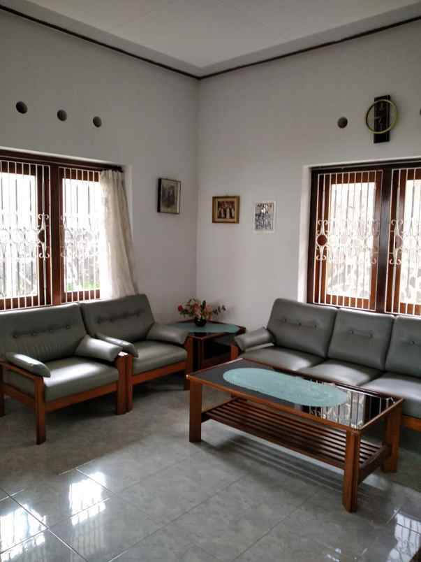 villa tretes prigen pasuruan surabaya