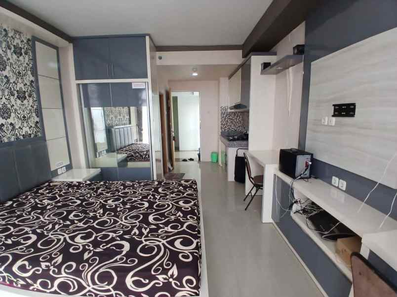 apartemen bale hinggil view pool suramadu