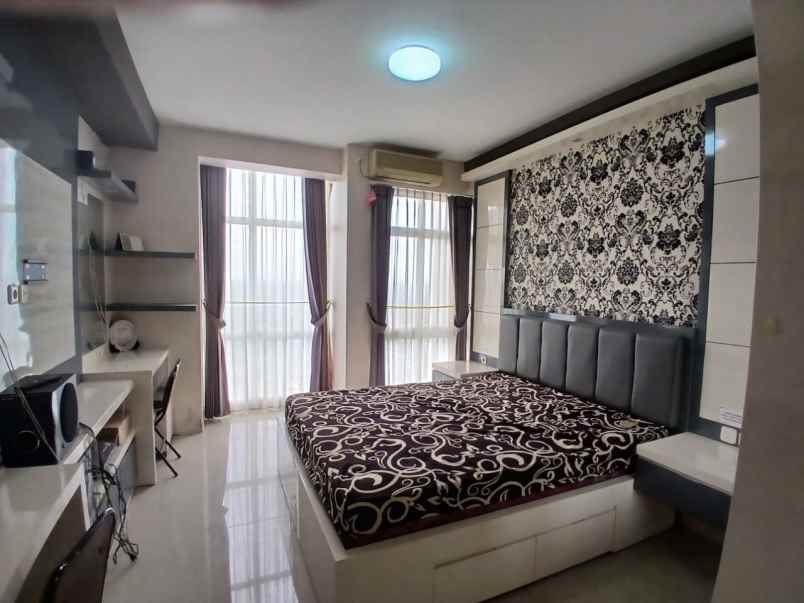 apartemen bale hinggil view pool suramadu