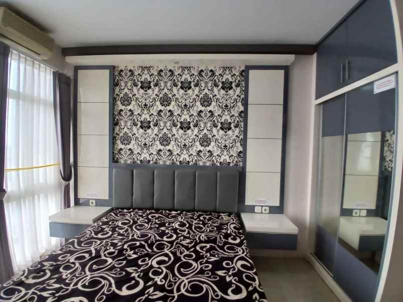 apartemen bale hinggil view pool suramadu