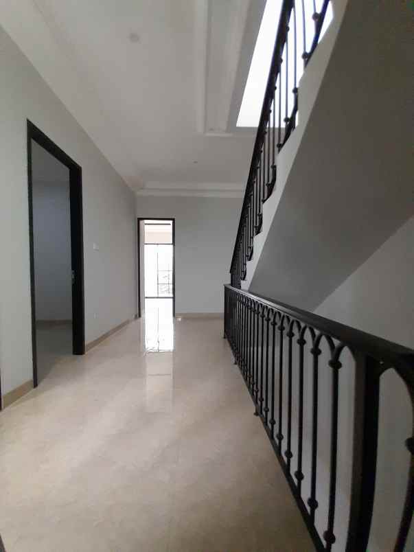 cluster 3 floor at jl sirsak jagakarsa jakarta selatan