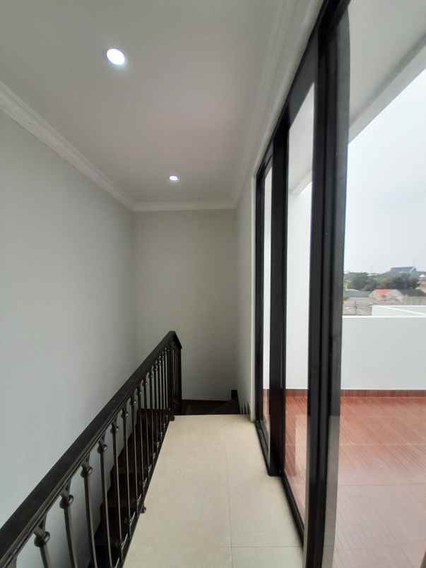 cluster 3 floor at jl sirsak jagakarsa jakarta selatan