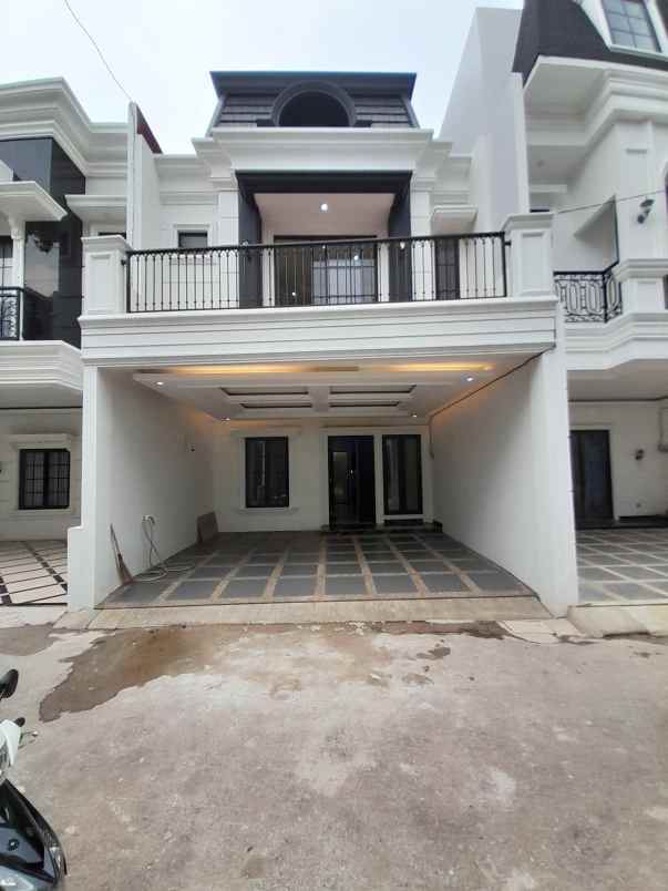 cluster 3 floor at jl sirsak jagakarsa jakarta selatan