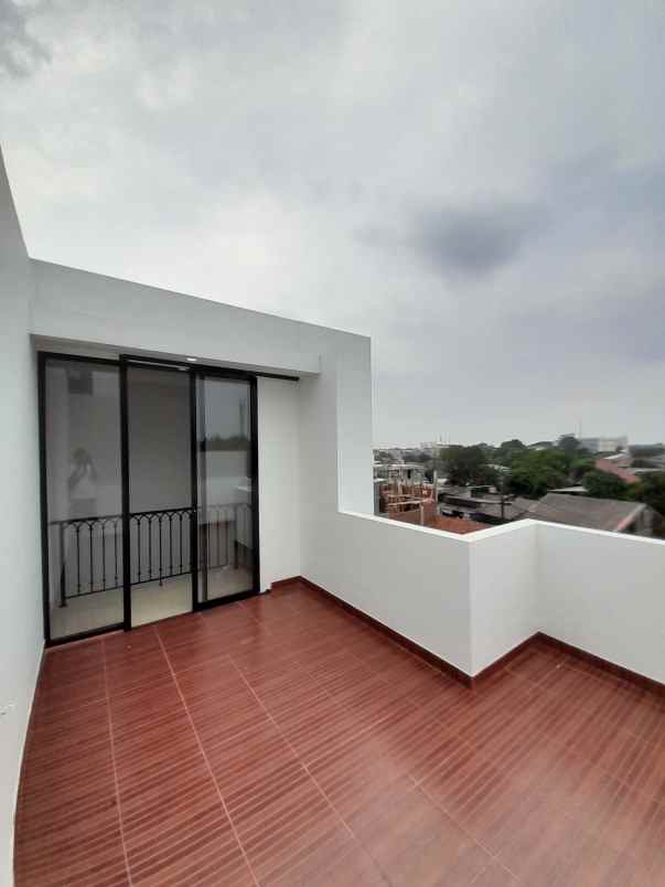 cluster 3 floor at jl sirsak jagakarsa jakarta selatan