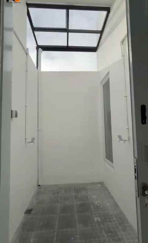 cluster baru 2 lantai one gate system di condet jaktim