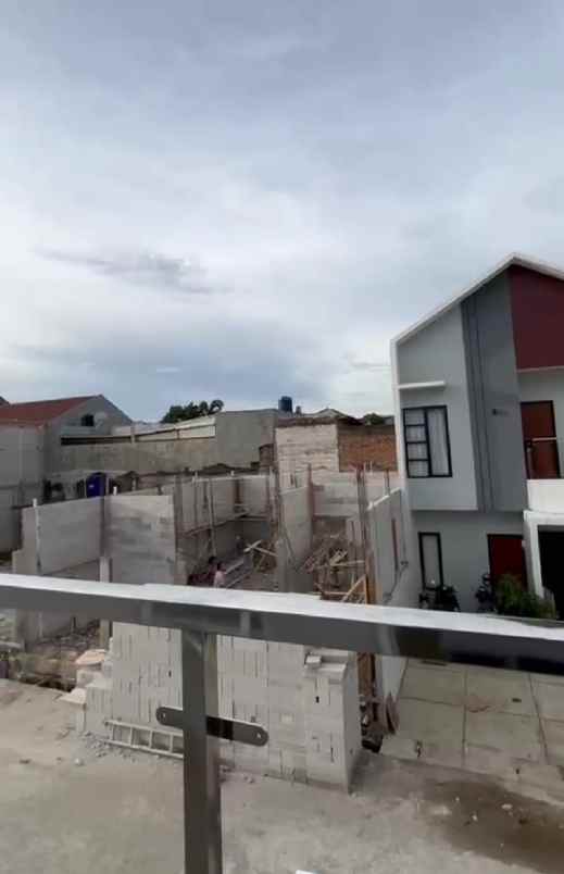 cluster baru 2 lantai one gate system di condet jaktim