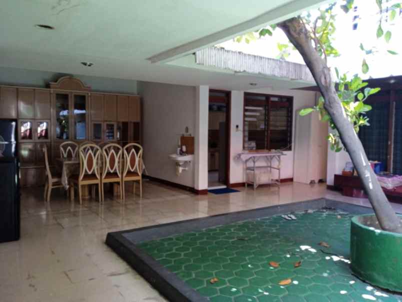 dharmahusada utara hadap barat 2 lt shm