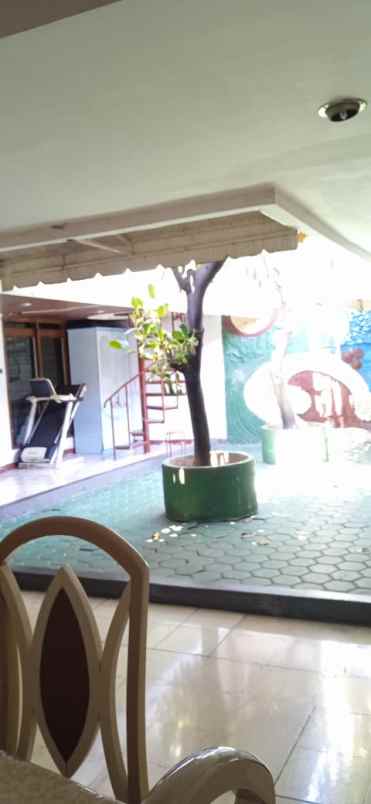 dharmahusada utara hadap barat 2 lt shm