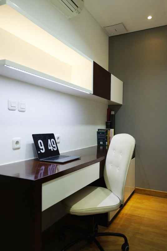 dijual apartemen aston bellevue radio dalam