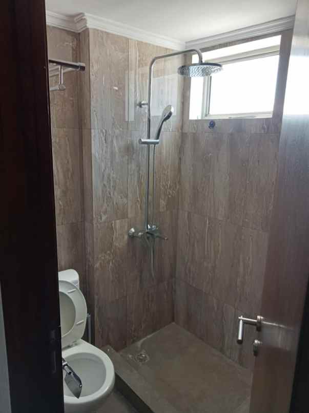 dijual apartemen waterplace pakuwon indah
