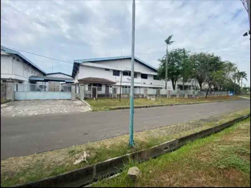 dijual cepat pabrik kawasan industri delta silicon