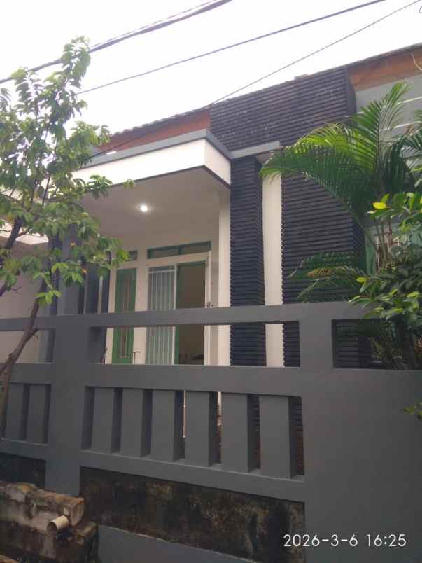 dijual cepat rumah di taman galaxy bekasi