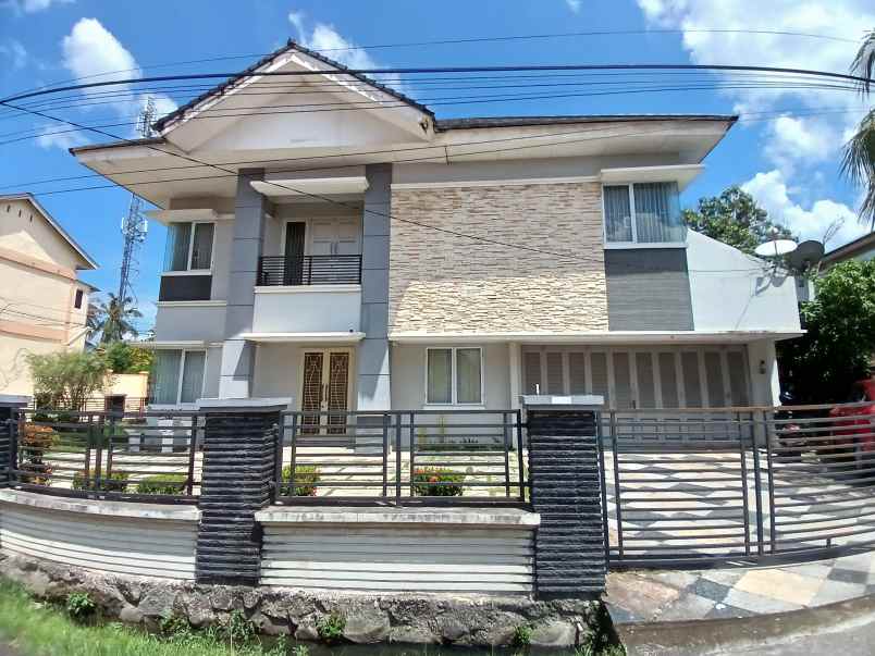 dijual cepat rumah mewah tengah kota